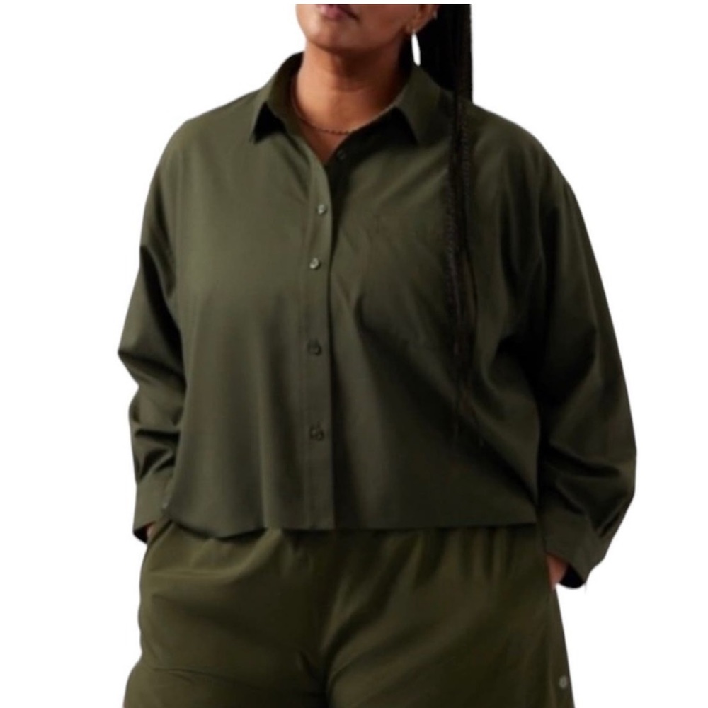 Athleta cropped Tech Top